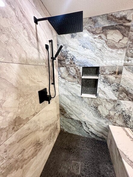 Building Photo - 480 Sail Ln