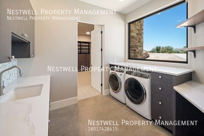 Building Photo - Brand New Luxury Home in Woodland Hills