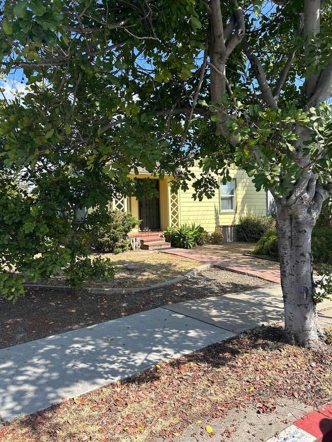 Building Photo - North Park 2/2+ Bonus room, garage and rea...