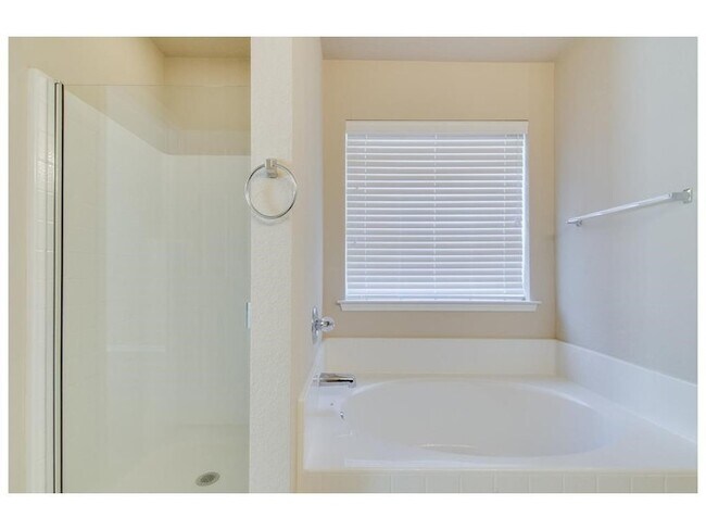 Building Photo - 9117 Nathan Dr