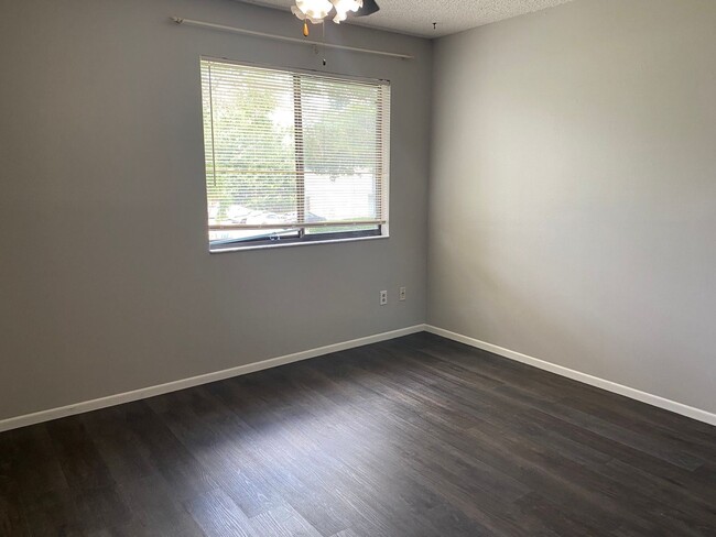 Building Photo - 2 br, 2.5 bath House - 12130 PEPPERDINE PL