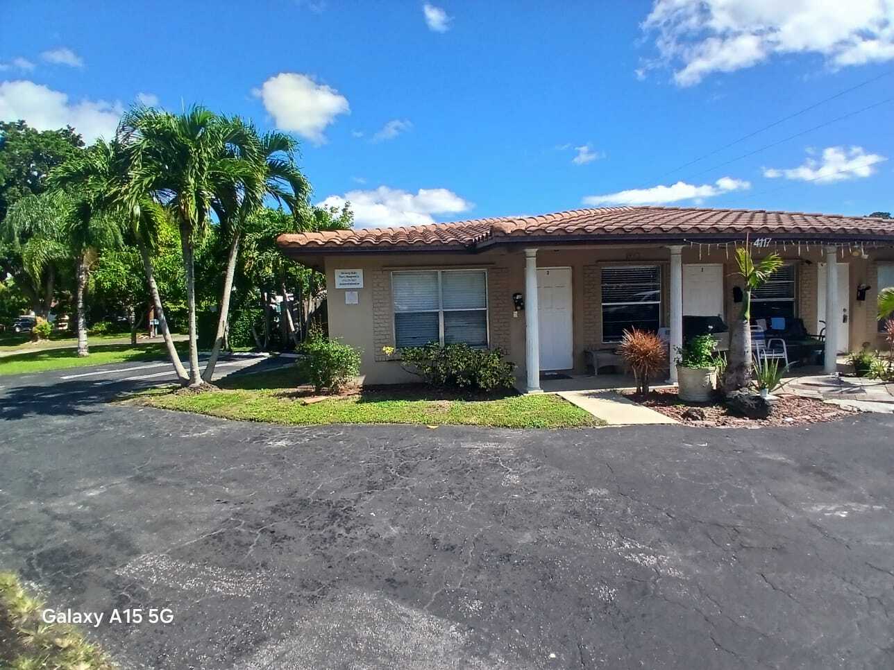 Building Photo - 4117 Riverside Dr