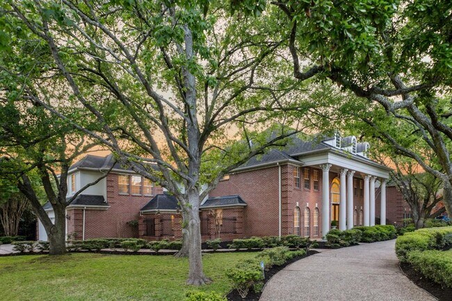 Building Photo - 1310 Kelliwood Oaks Dr
