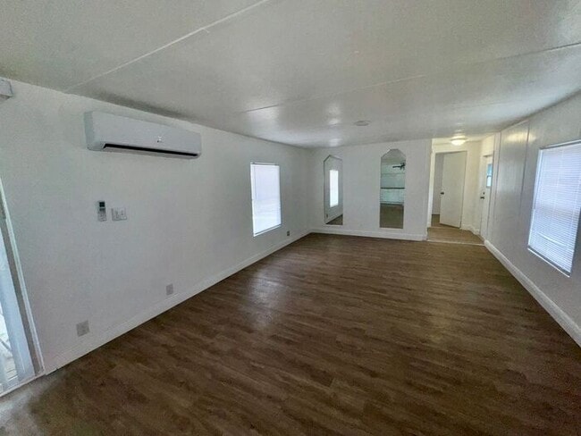 Building Photo - 1145 S Christiana Ave