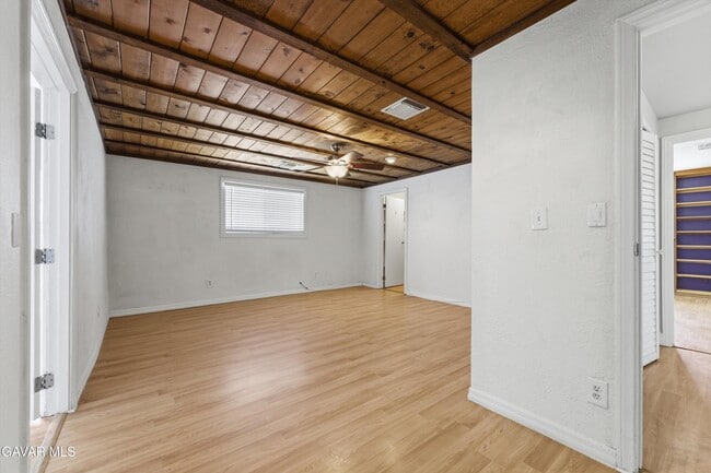 Building Photo - 13237 E Ave W 8