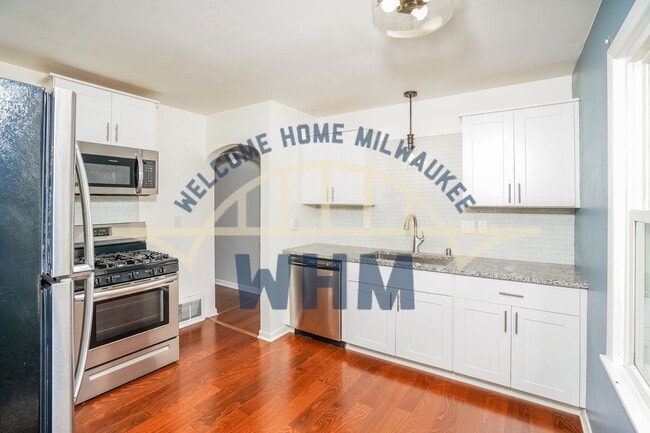 Primary Photo - 4902 W Lynndale Ave