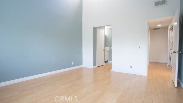 Building Photo - 1216 S Cypress Ave