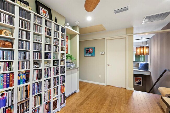 Building Photo - 805 Cumberland Rd