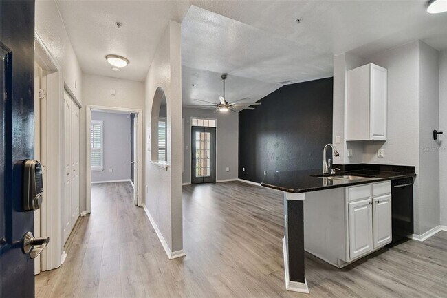 Building Photo - 5000 Culbreath Key Way