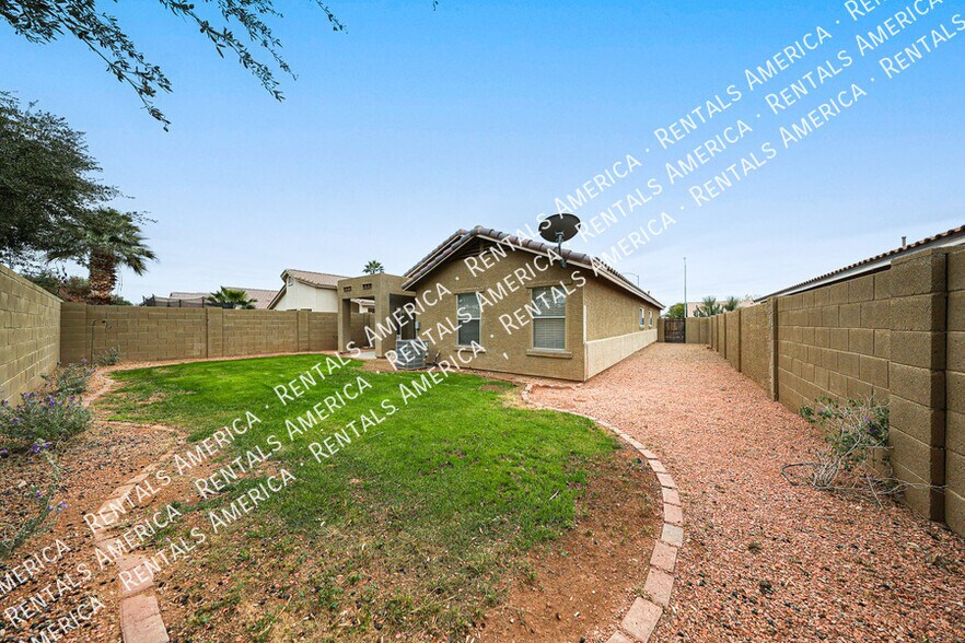 Building Photo - 8554 E Meseto Ave