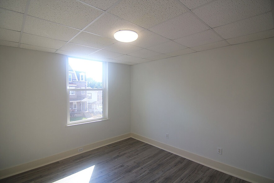 Building Photo - 431 Rebecca Ave