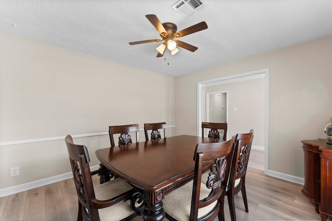 Building Photo - 28814 Holly Hill Dr