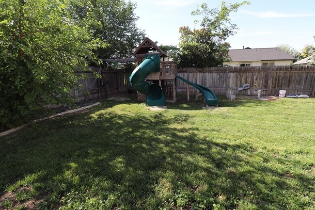 Building Photo - Available 12/16/25, 4bd/3b Home in Nampa!