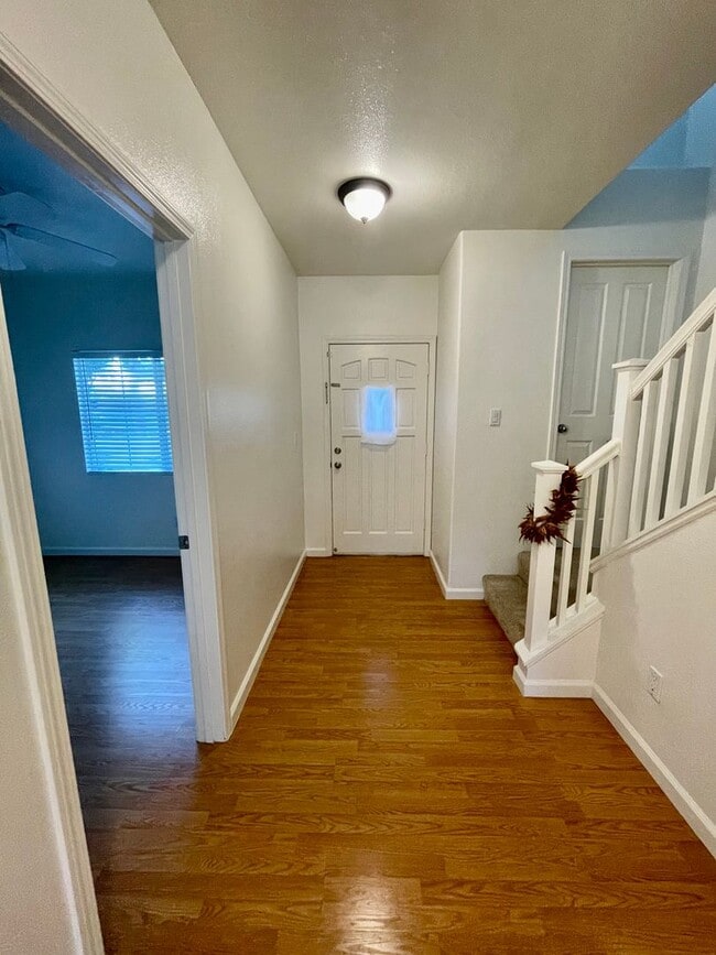 Building Photo - Ocen Pointe Potenial 3 Bedroom Home for Re...