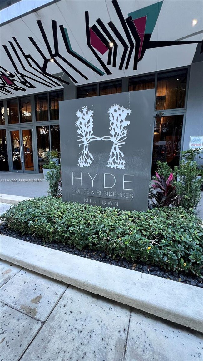 Building Photo - 121 NE 34th St