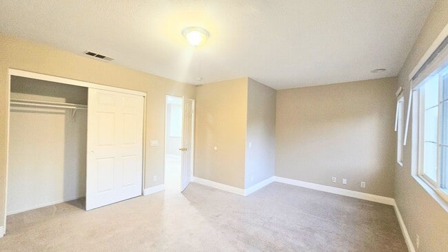 Building Photo - Pool House - Temeku Hills Community- Master Retreat and additional Master Bedroom