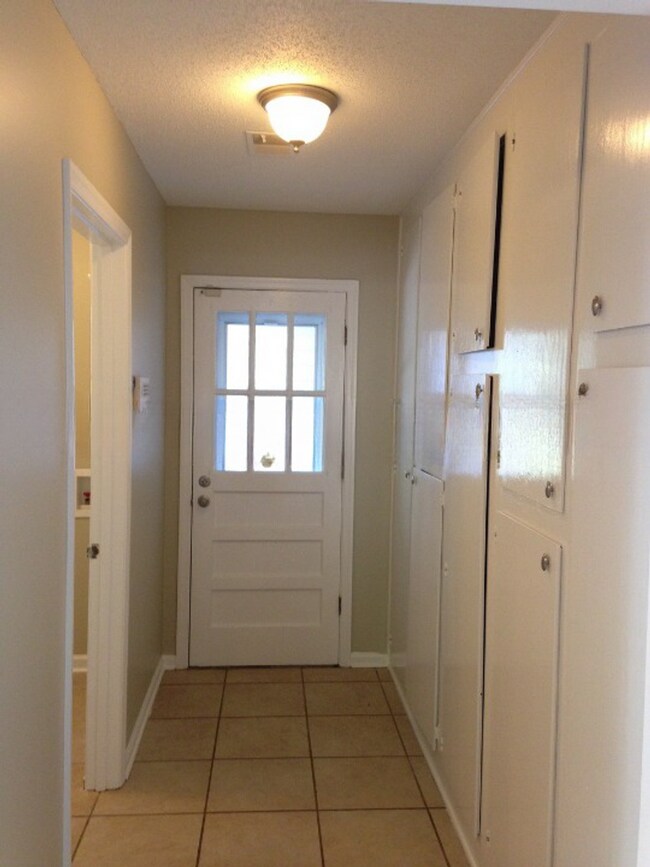 Building Photo - Beautiful Spacious Germantown Home!