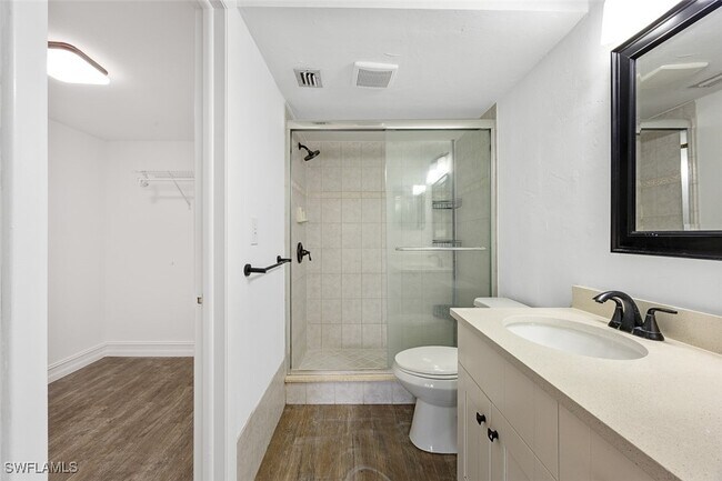 Building Photo - 4610 Chantelle Dr