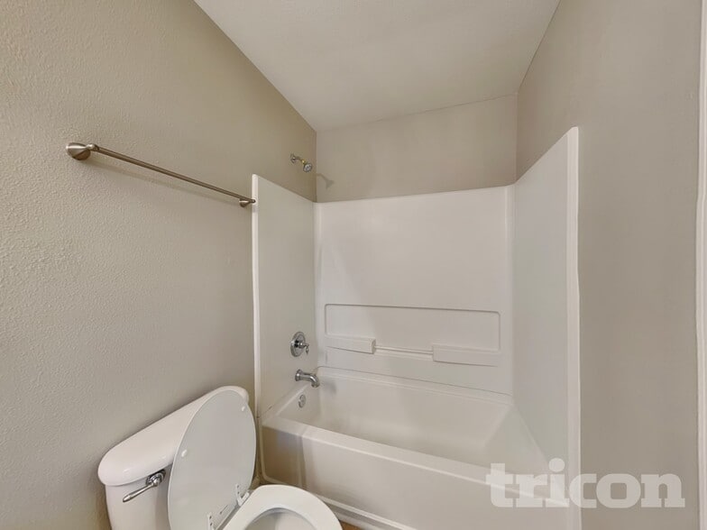 Building Photo - 3349 Table Rock Dr