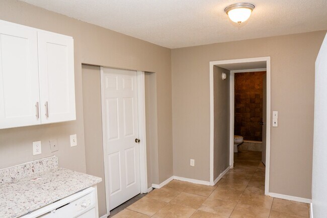 Building Photo - 1483 Elderton Dr