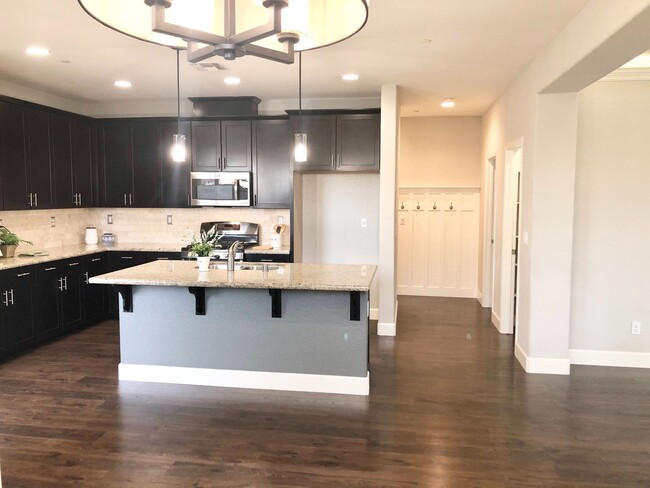 Building Photo - Beautifully Upgraded 4 Bedroom, 3 Bathroom...