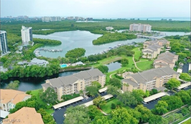 Building Photo - 340 Horse Creek Dr