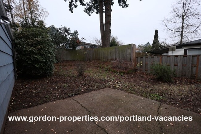 Building Photo - SE Flavel St - Woodstock 3 bedroom home with single car garage