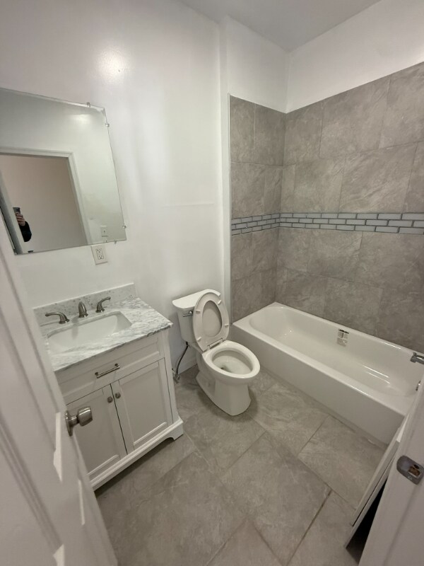 Building Photo - 820 S 15th St