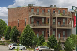 Building Photo - 74 W Front St