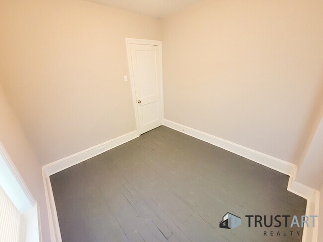 Building Photo - 4839 Merion Ave