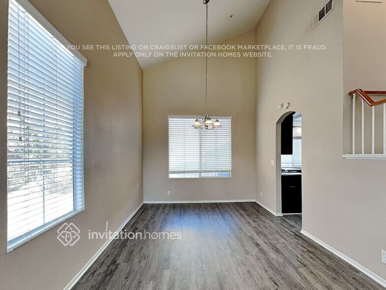 Building Photo - 12023 Vintage Dr