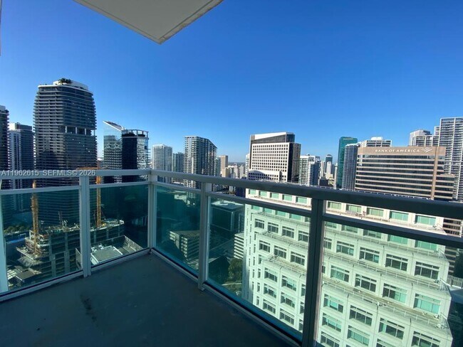 Building Photo - 950 Brickell Bay Dr