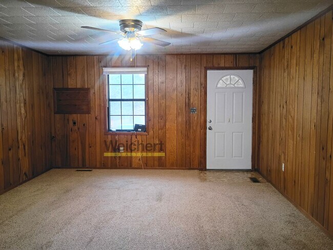 Building Photo - 814 E Unity Rd