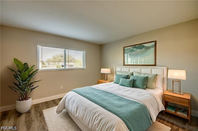 Building Photo - 2526 SE 16th Pl