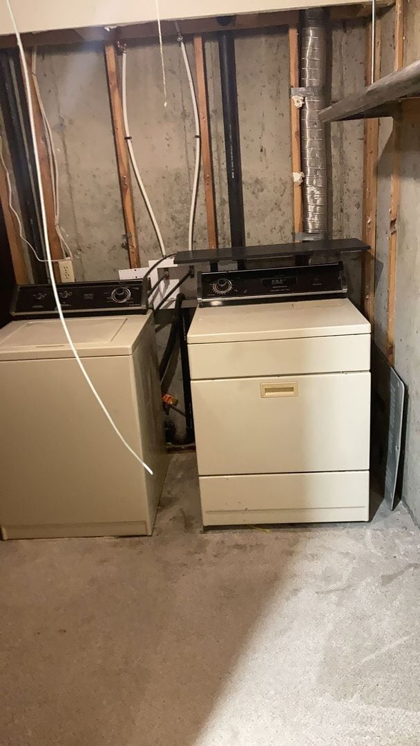 Building Photo - Huge Home In The West Bench Neighborhood!