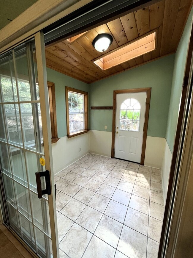 Building Photo - Custom 2-story Humboldt Hill home features 3-car garage, spacious pet-friendly yard