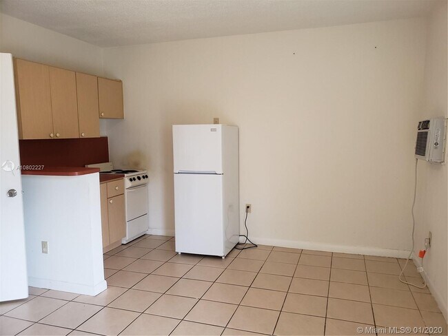 Building Photo - 345 NE 80th Terrace
