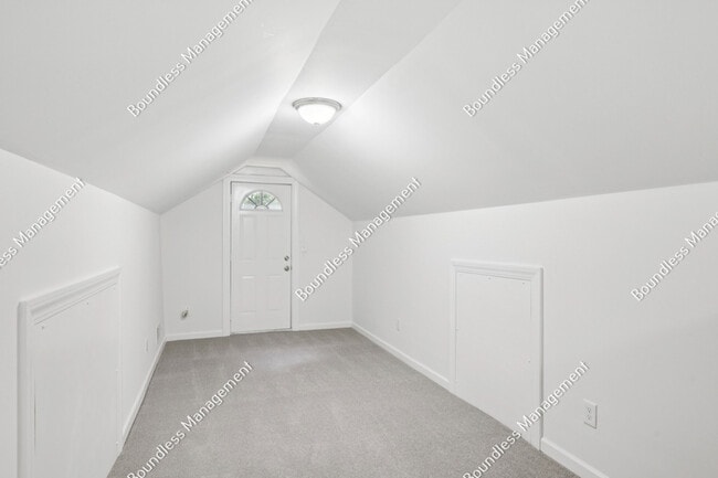 Building Photo - 2649 Blount St