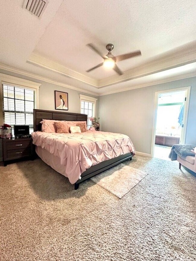 Building Photo - Charming 3BR/2BA Home with Vaulted Wood Ceiling, Island Kitchen & Privacy Fence – Nelson Hill Sub...