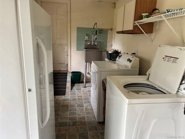 Building Photo - 1145 Majors Pond Path