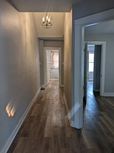 Building Photo - 506 Woodruff Place Middle Dr