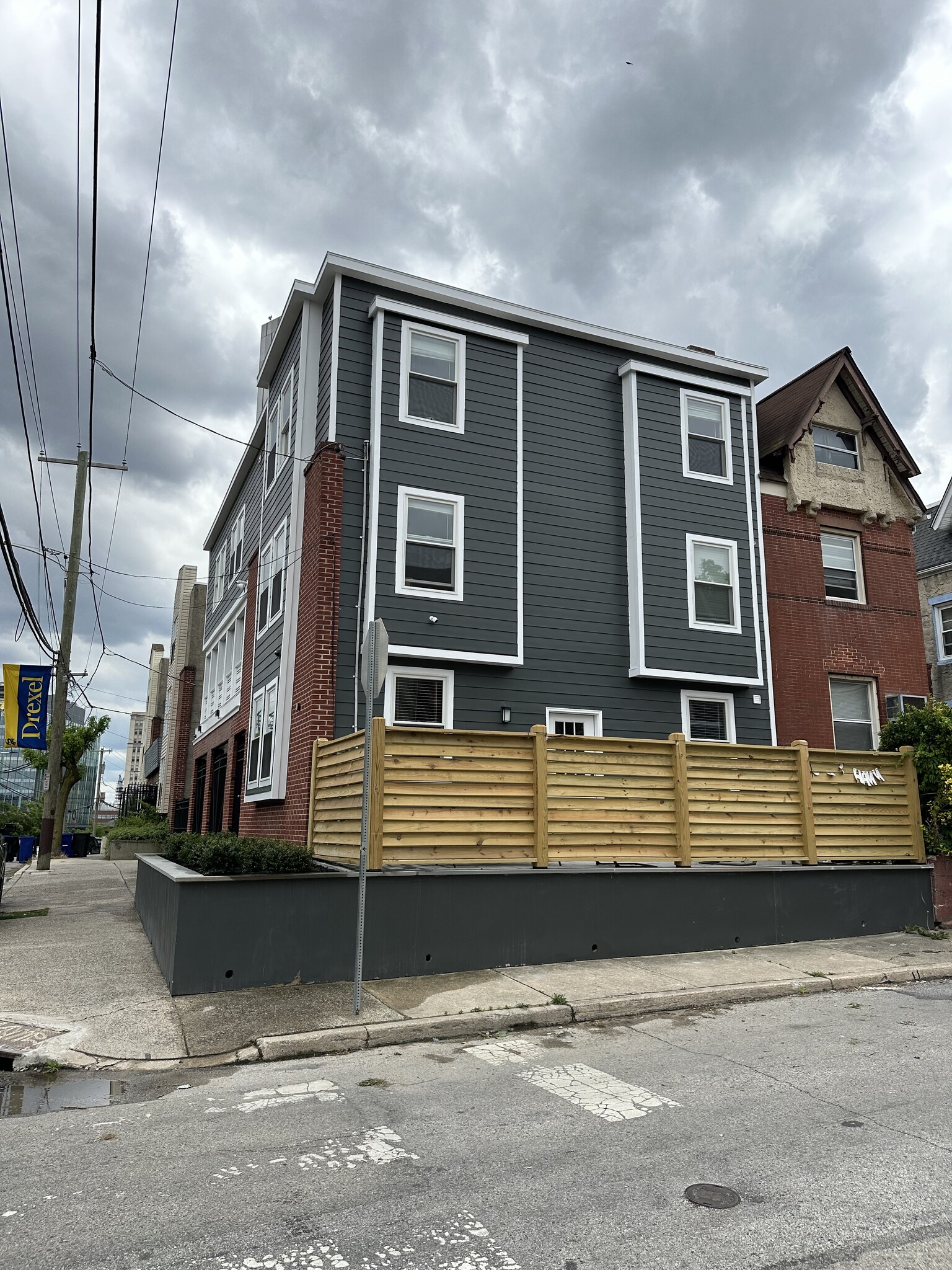 Building Photo - 256 N 32nd St