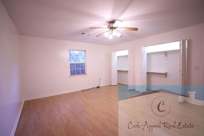 Building Photo - First month move in special $900!! Beautiful 3-bed, 2 bath condo with fireplace, 2-car garage - i...