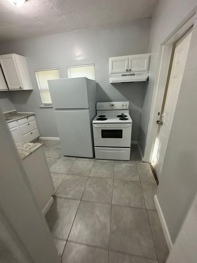 Primary Photo - Fully Renovated 2/1 -Single Family Availab...