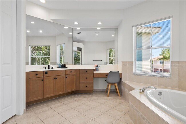Building Photo - 9222 Delemar Ct