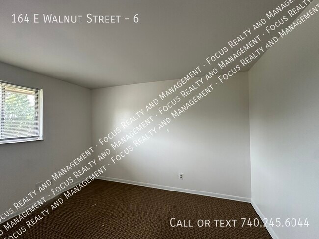 Building Photo - 164 E Walnut St