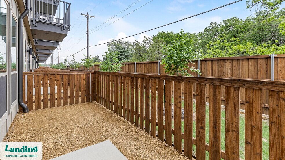 Building Photo - 650 E Sycamore St