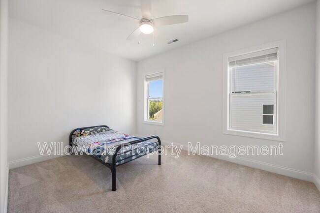Building Photo - 2020 Moonraker Dr