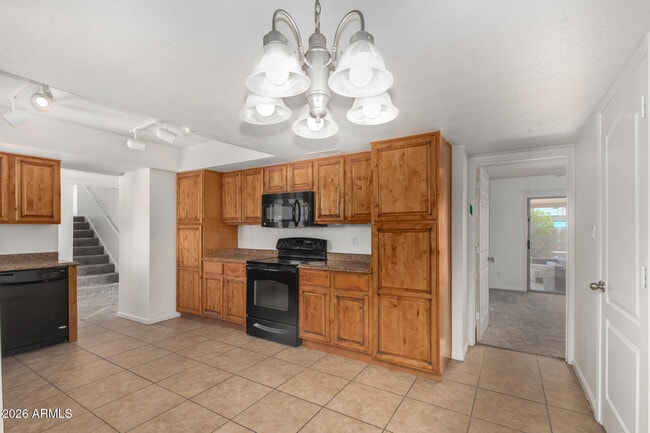 Building Photo - 3418 S Oak St