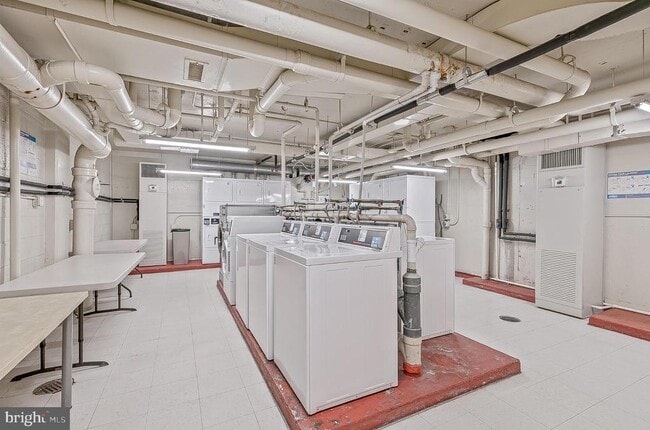 Building Photo - 1301 20th St NW